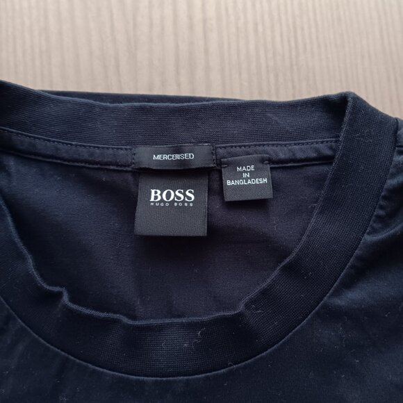 Hugo boss T-shirt Large - Picture 4 of 4